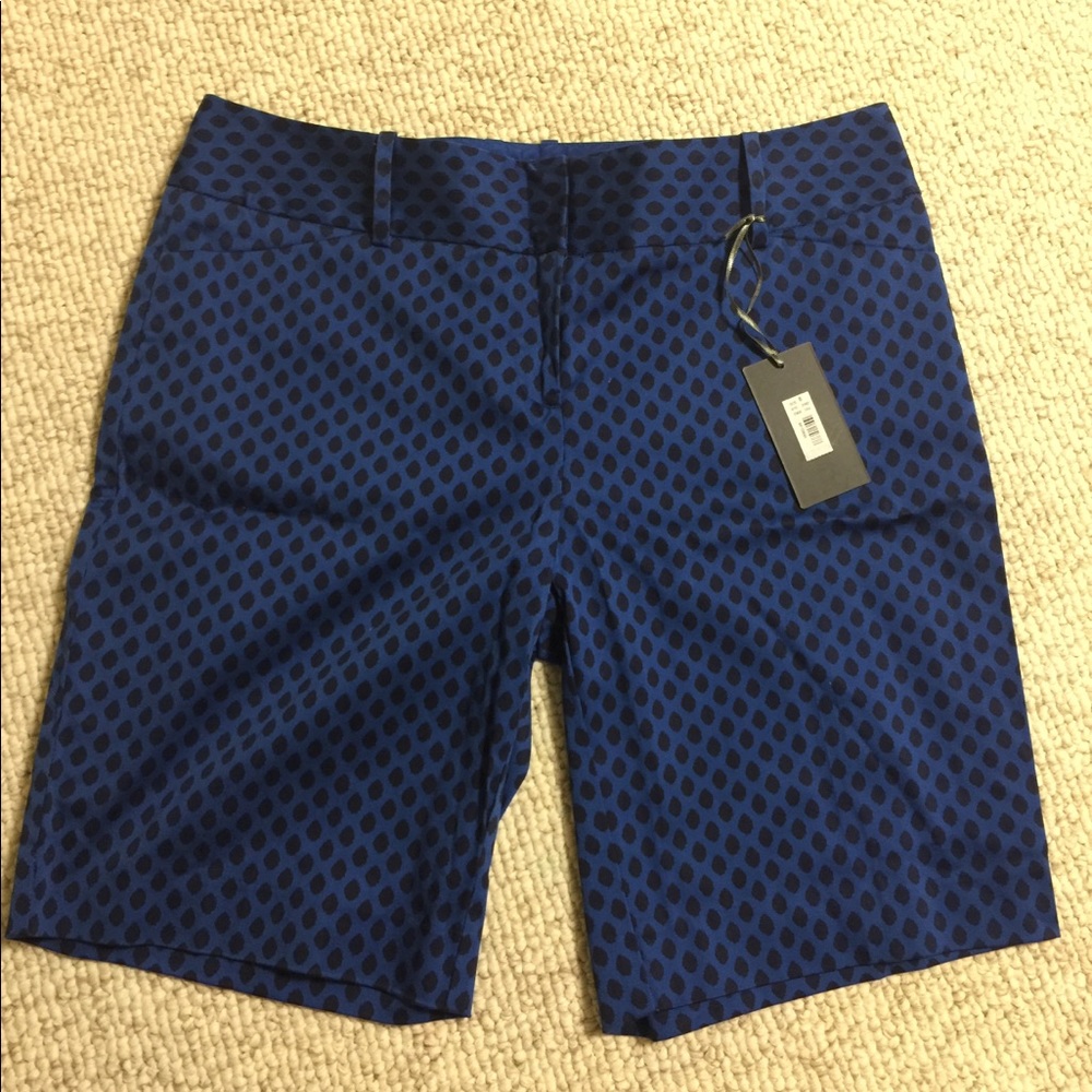 NWT Outback Red Metro Short